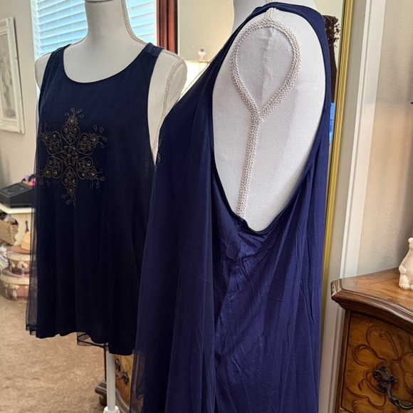 🎉SALE🎉Hayden Navy Blue Embroidered Tank Top - Picture 6 of 12